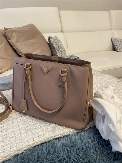 sac prada cuir saffiano|Prada saffiano leather bag.